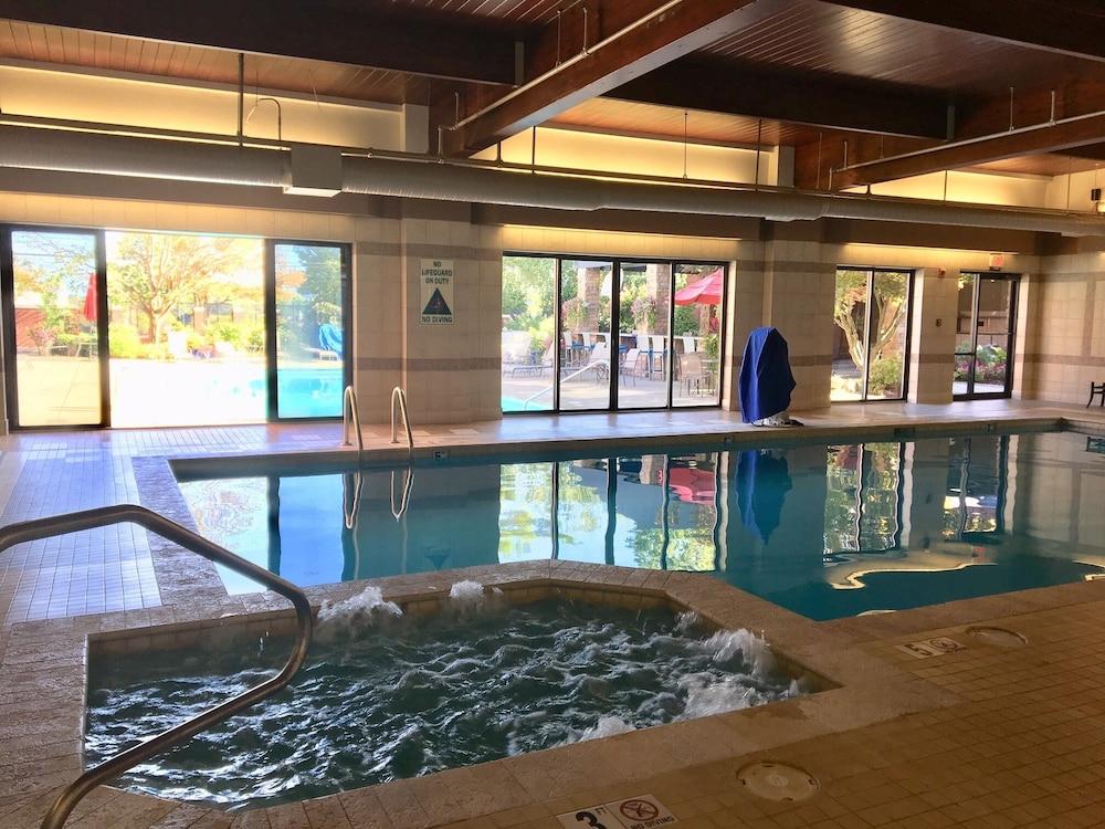 Doubletree By Hilton Akron Fairlawn Eksteriør bilde