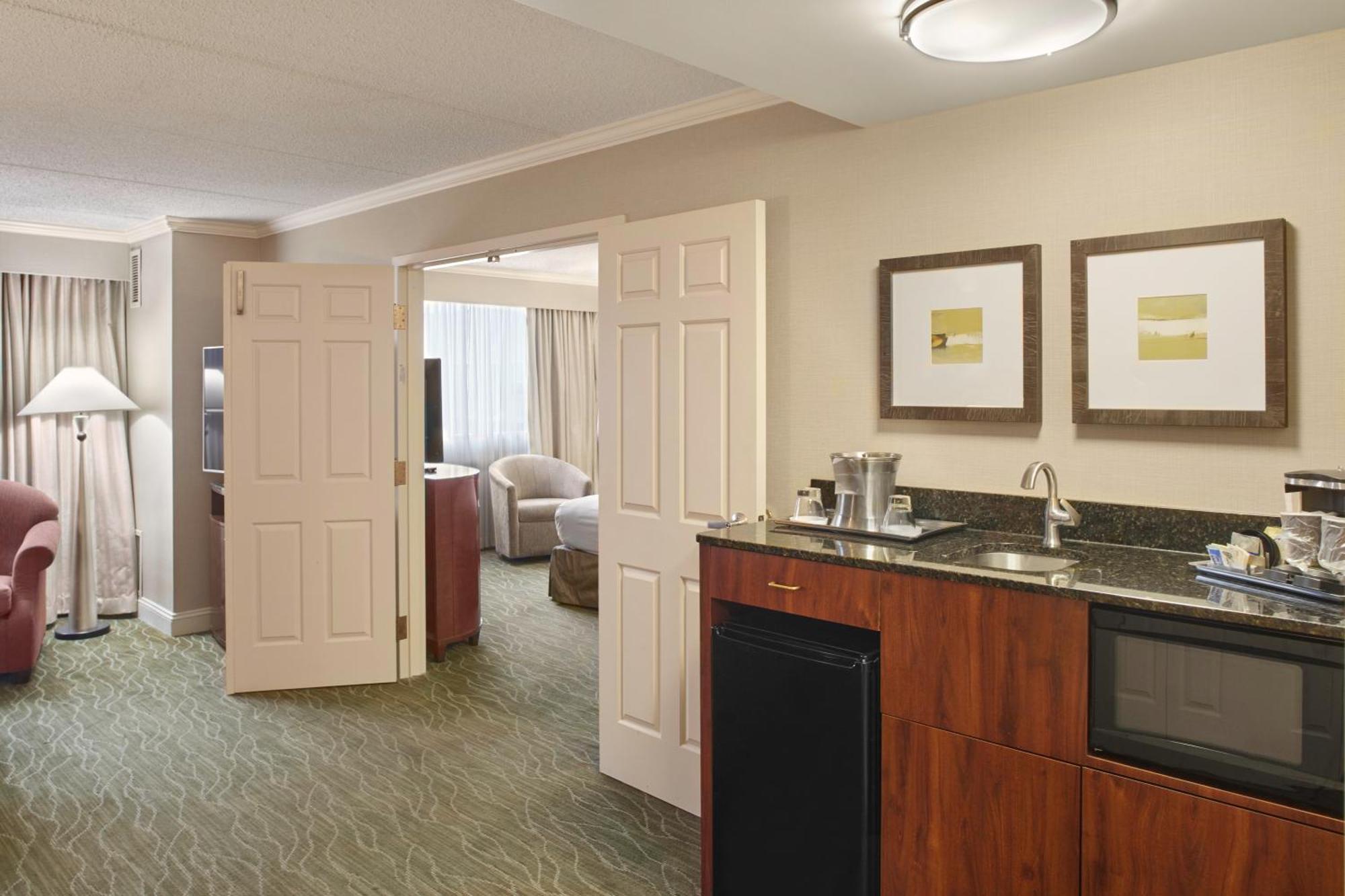 Doubletree By Hilton Akron Fairlawn Eksteriør bilde