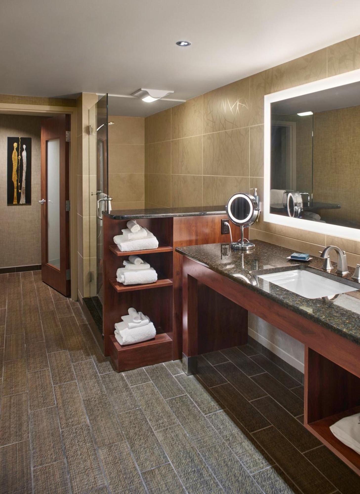 Doubletree By Hilton Akron Fairlawn Eksteriør bilde