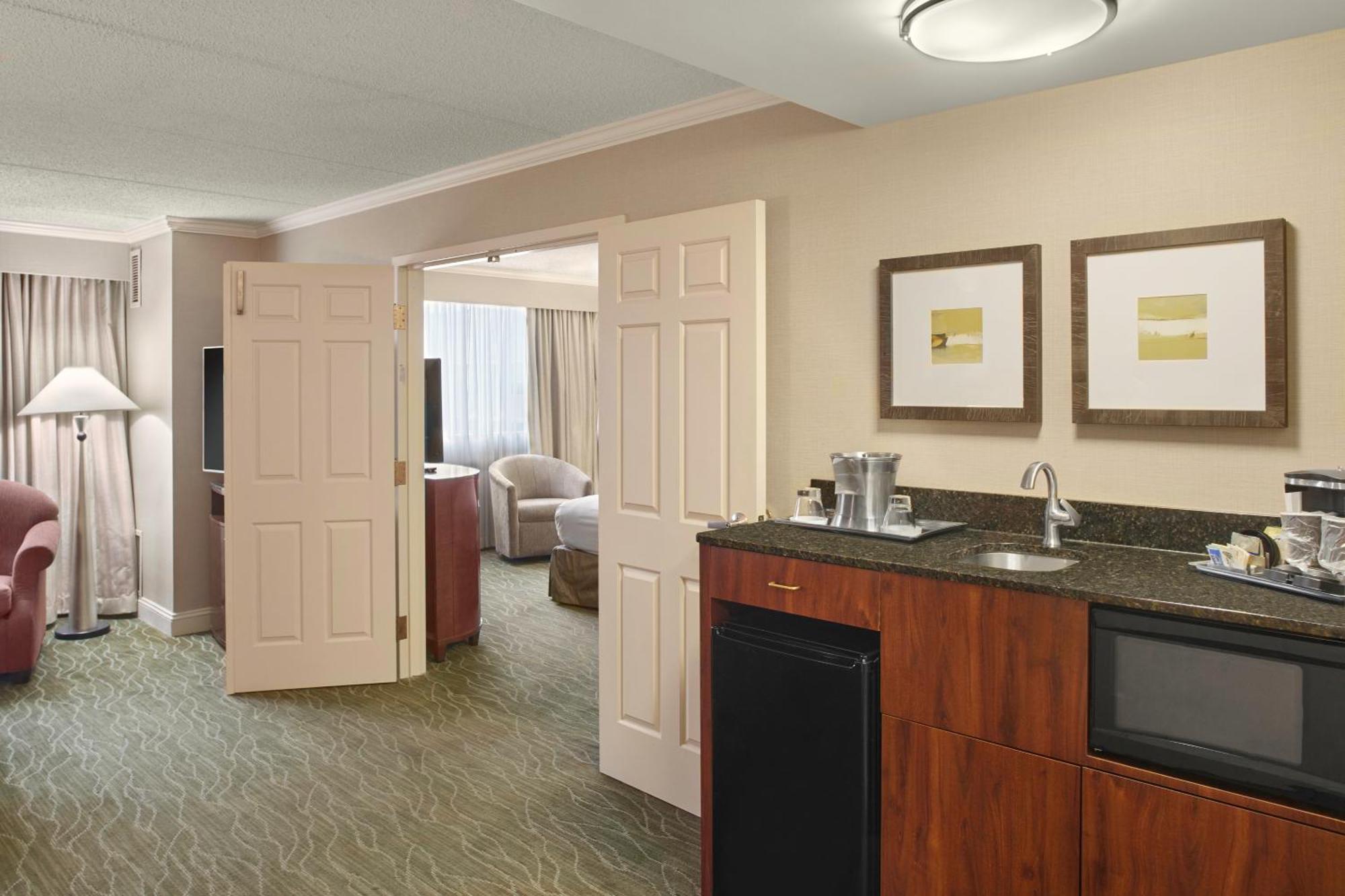Doubletree By Hilton Akron Fairlawn Eksteriør bilde
