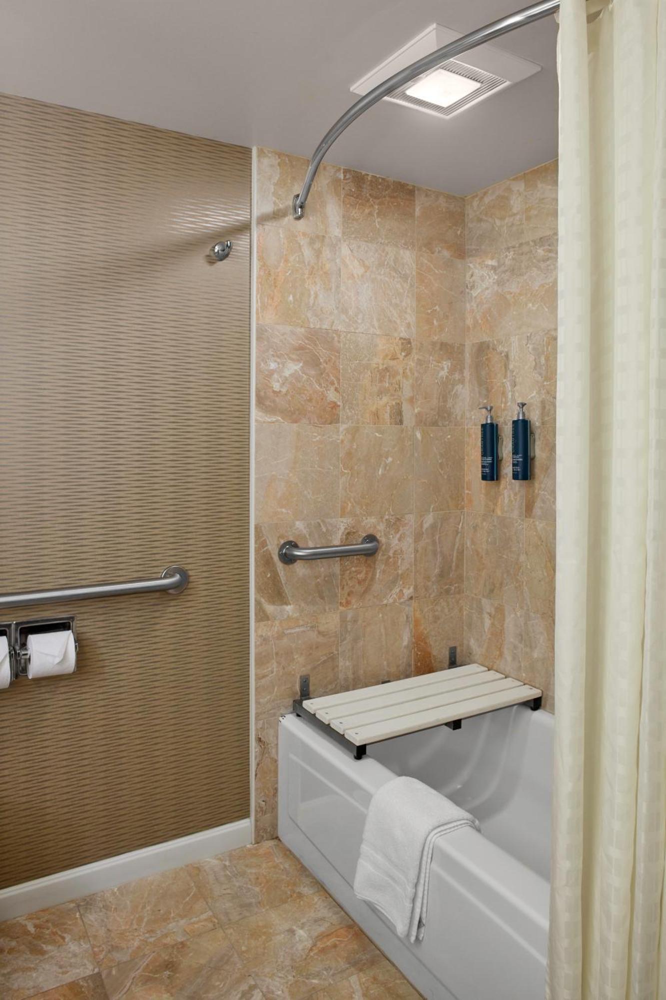 Doubletree By Hilton Akron Fairlawn Eksteriør bilde